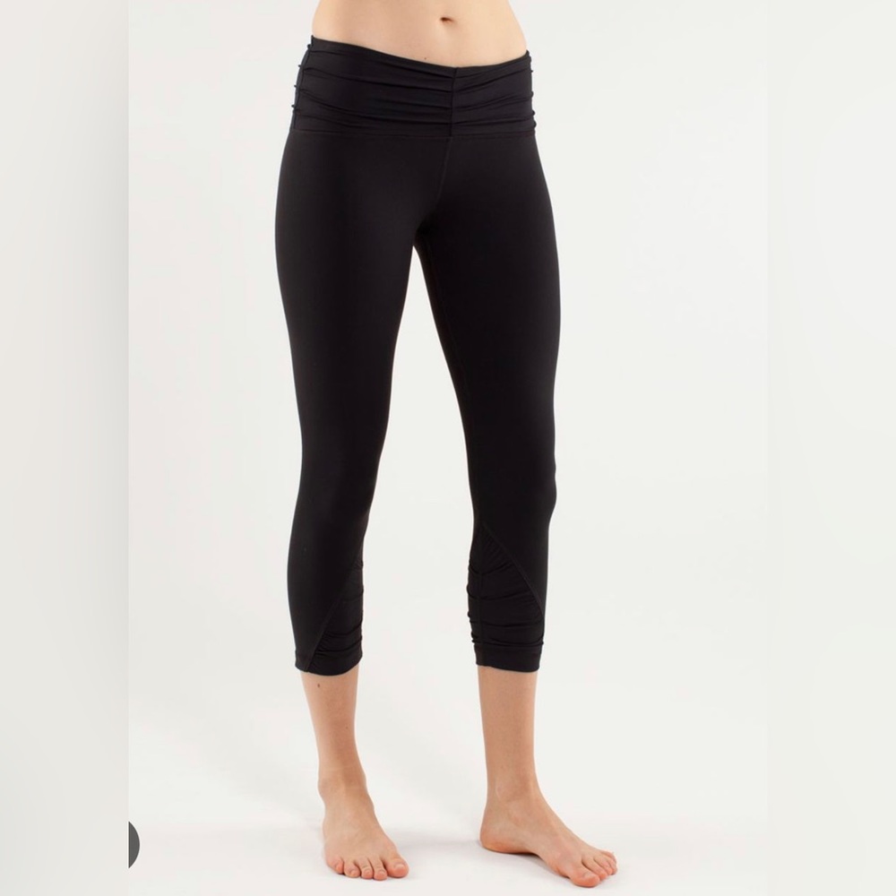 LULULEMON Ruched Cropped Leggings